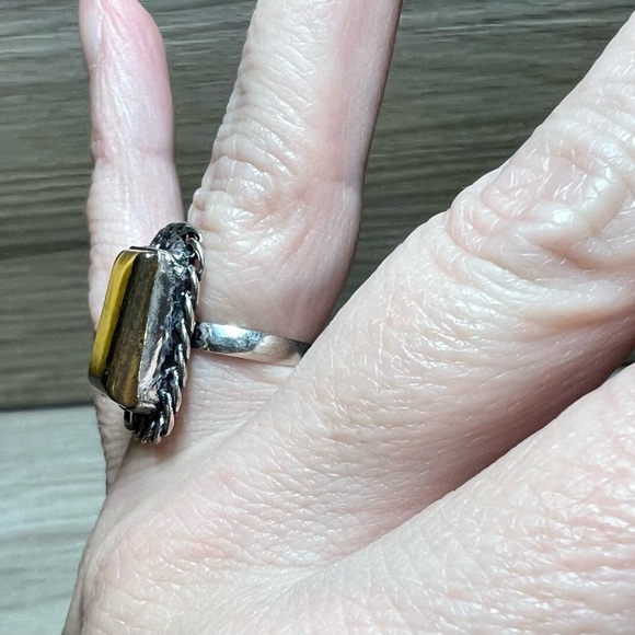 Vintage Handmade Sterling Silver Tiger’s Eye Solitaire Cocktail Ring, Size 5 - Picture 5 of 7